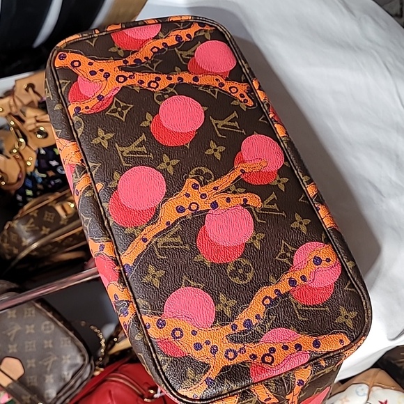 Louis Vuitton Neverfull MM Summer Collection Monogram Ramage Tote Bag - Picture 6 of 16